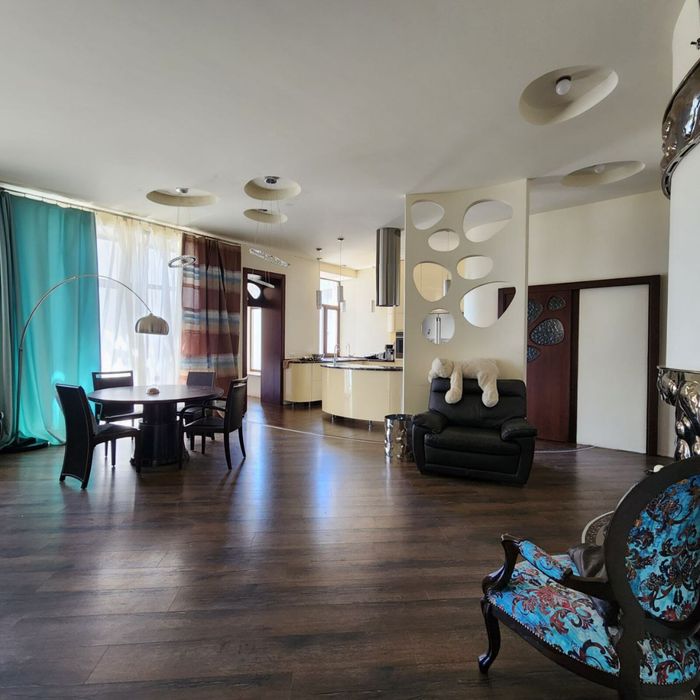 Четырехспальная квартира на улице Пироговская