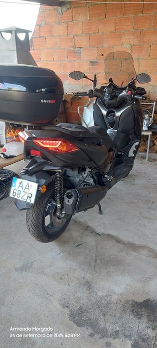 Vende  yamaha xmax 300
