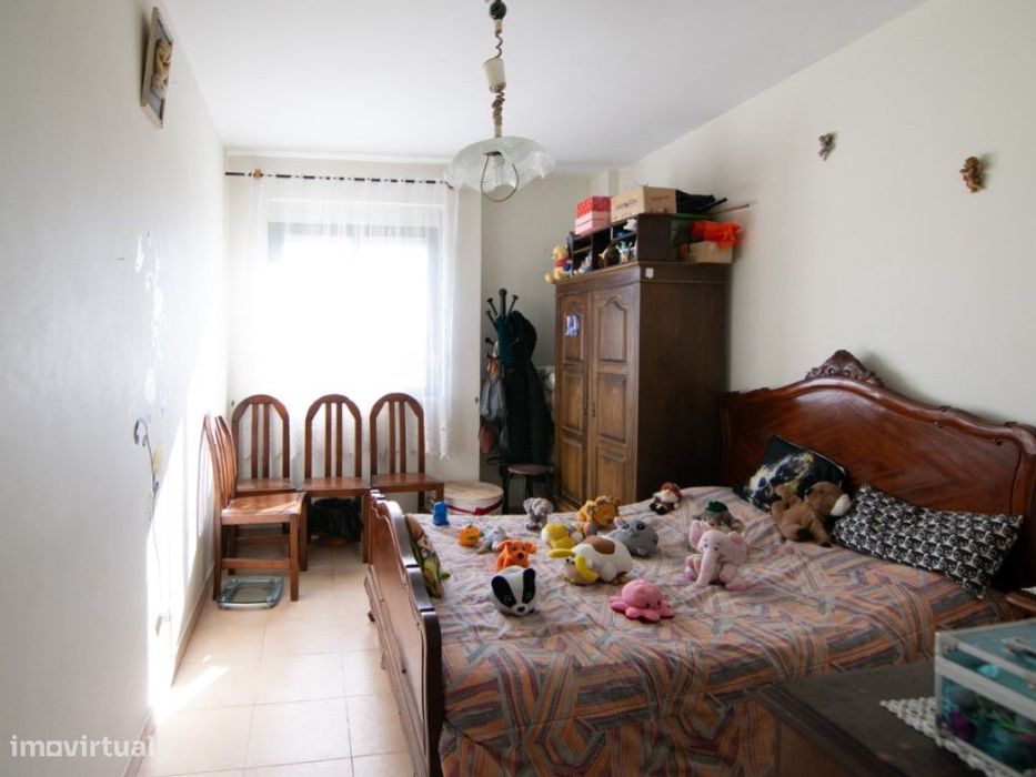 Apartamento T4 em Carnaxide com Vista para Monsanto.