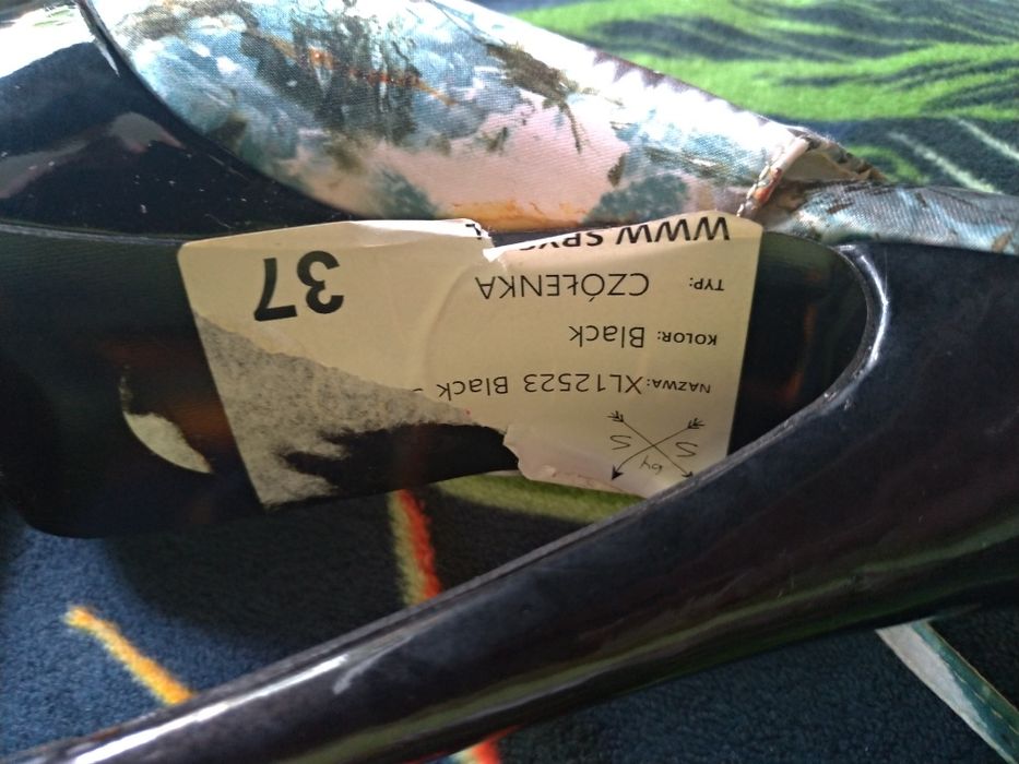 Buty, czółenka w kwiaty