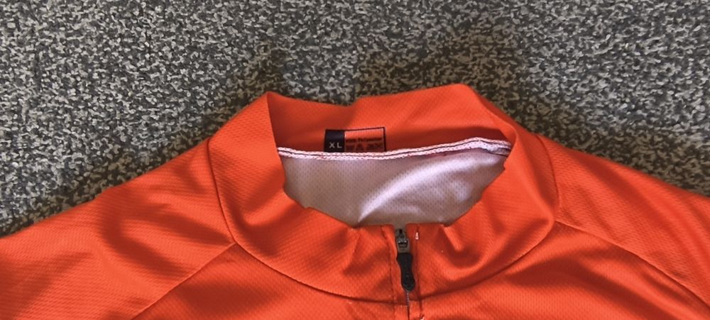 Bluza i spodenki rowerowe" Stravą"