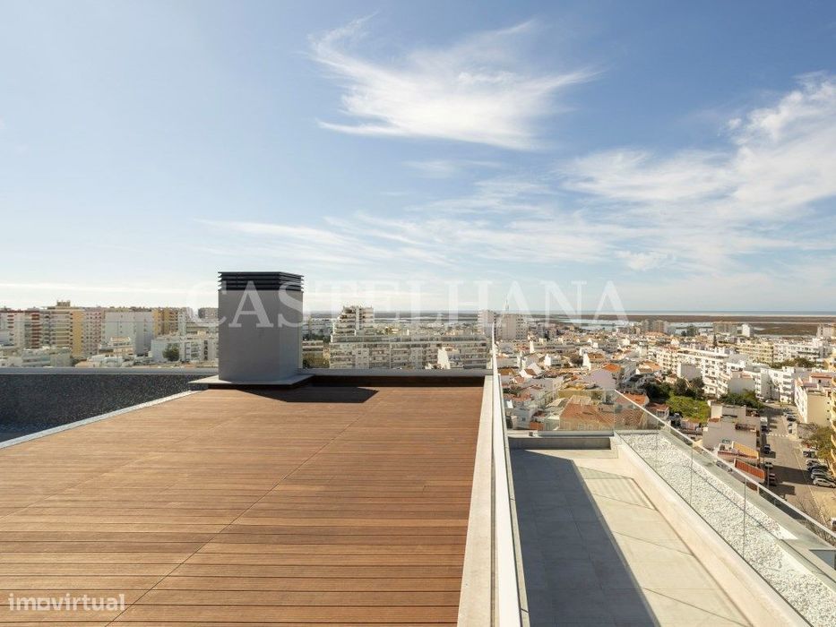 Apartamento T2 duplex, com varanda, em Faro