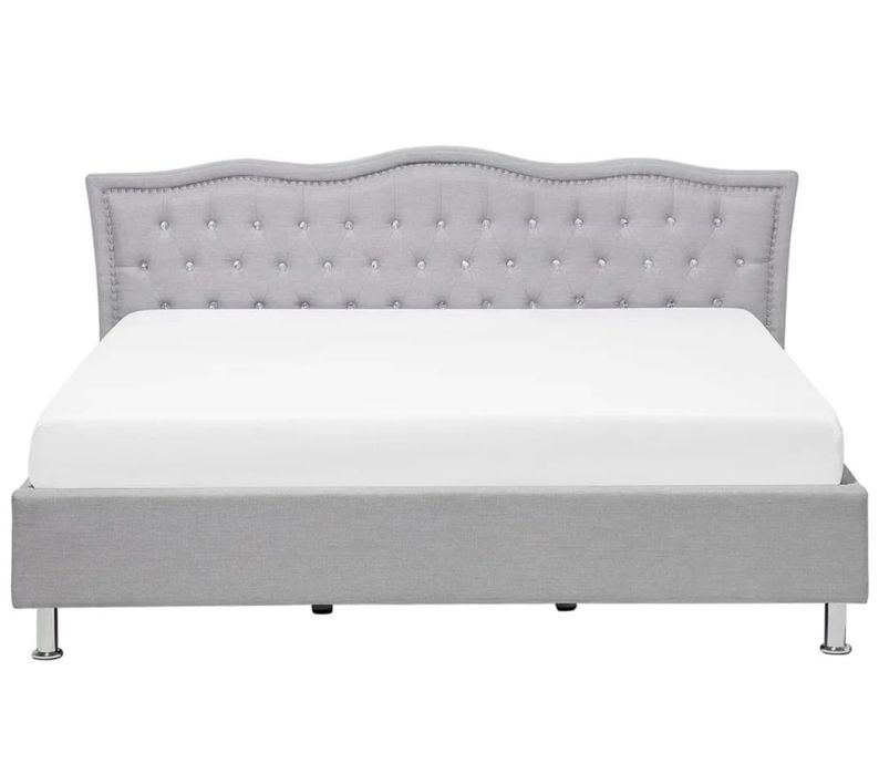 CAMA SEMI NOVA 180cm x 200cm