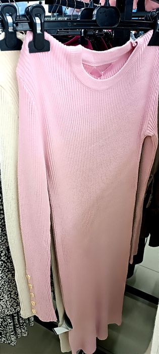 Платье женское в рубчик удлиненное
размер универсальный 42-46 р.