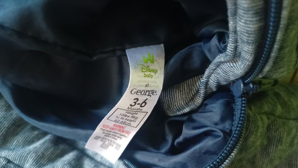 Kombinezon zimowy George od 3 do 6 miesięcy