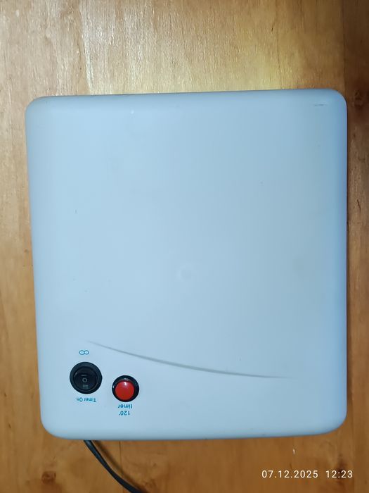 Лампа для маникюра с таймером .