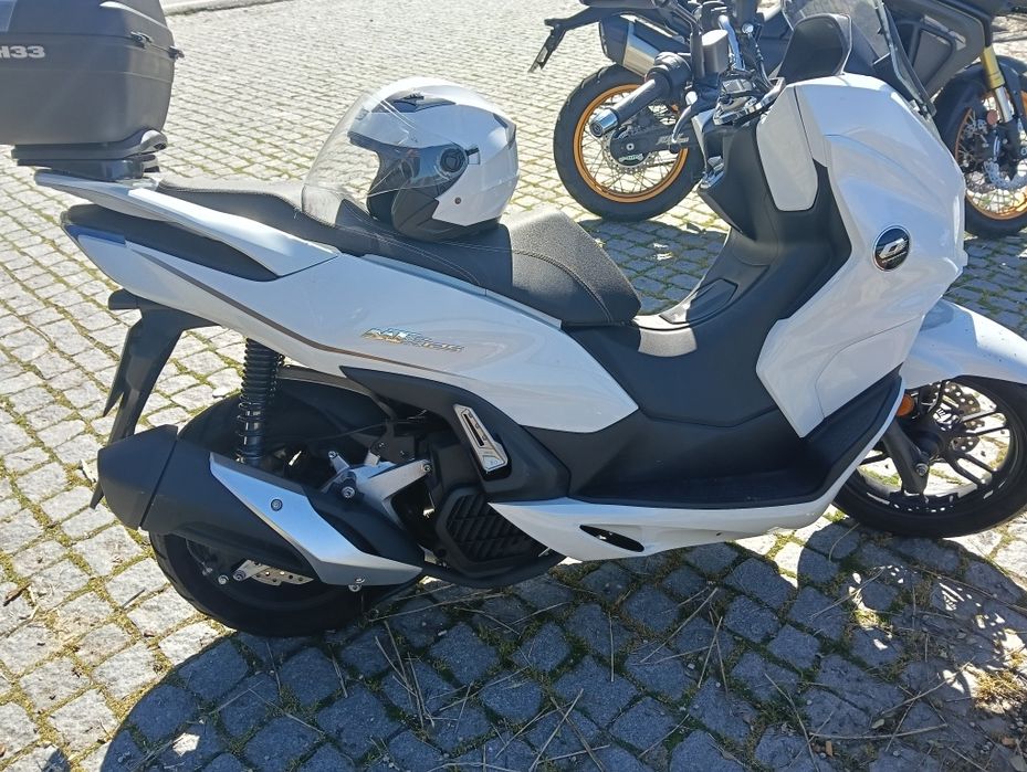 Scooter 125 como nova