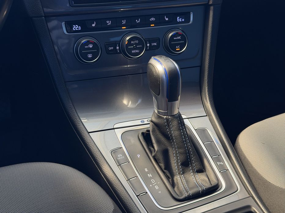 Volkswagen e-Golf 2015р 24kw Нова батарея