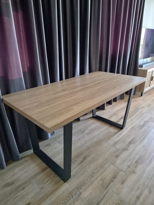 Stół 80 x 160 doskonały stan czarne geometryczne stylowe nogi