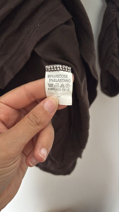 Camisola castanha com estampas