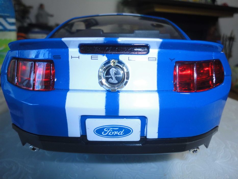 продам большую Ford Shelby GT-500 Vehicles на управлении