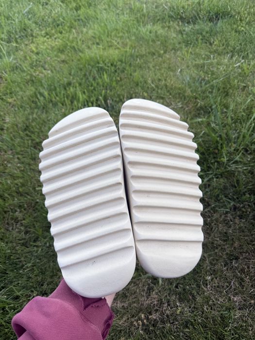 Yeezy Slides Bone