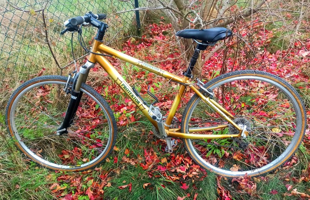 Rower miejsko-górski z osprzętem Shimano XT