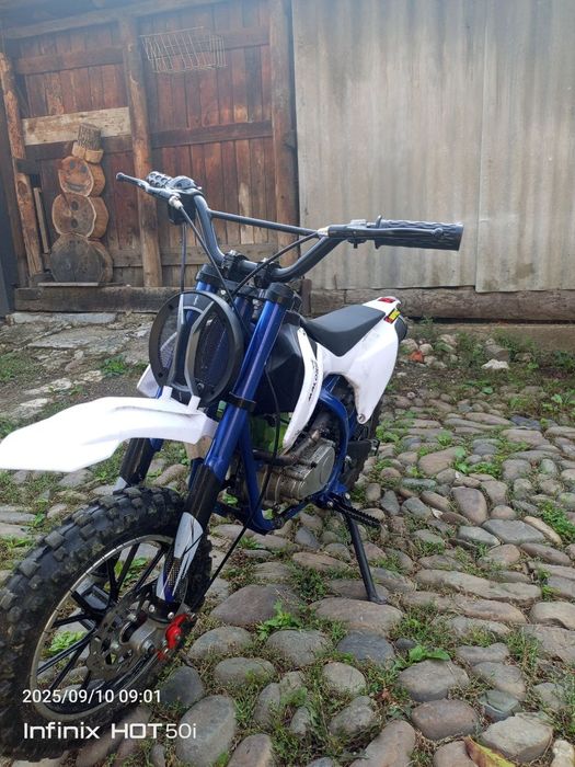 Продам дитячу моторку