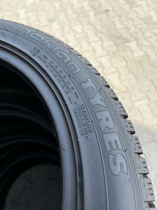 Зимові Шини R18 235/45 Nokian Hakkapelita R5