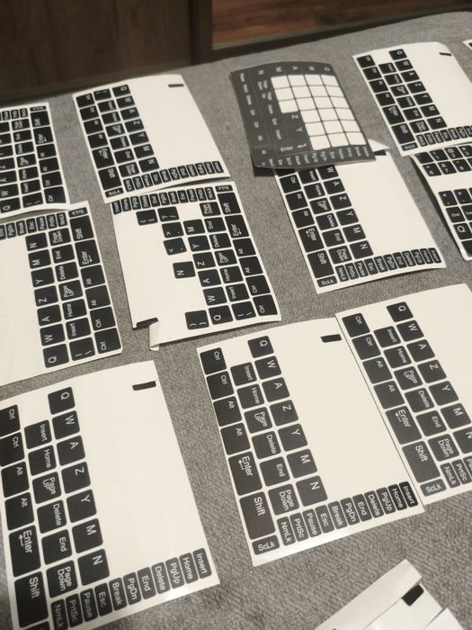 Naklejki nalepki spolszczające na klawiaturę klawisze
