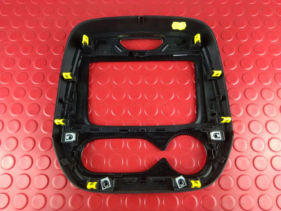 Moldura Radio GPS 682705384R - RENAULT CAPTUR I