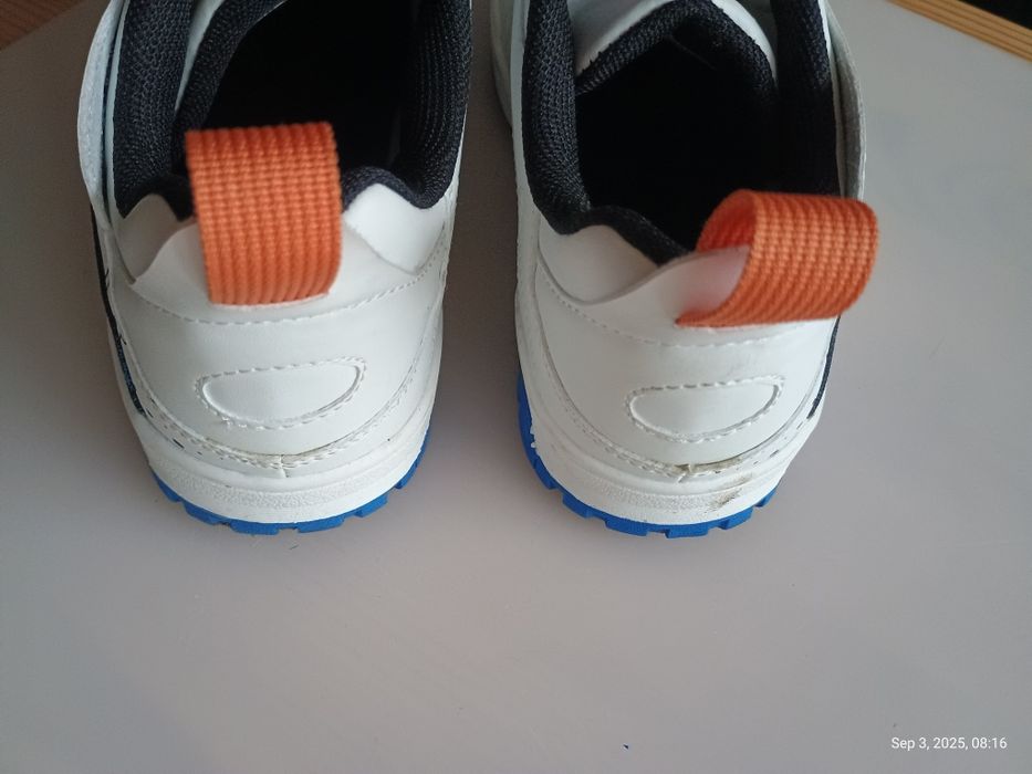 Kolorowe buty sneakersy Reserved 34