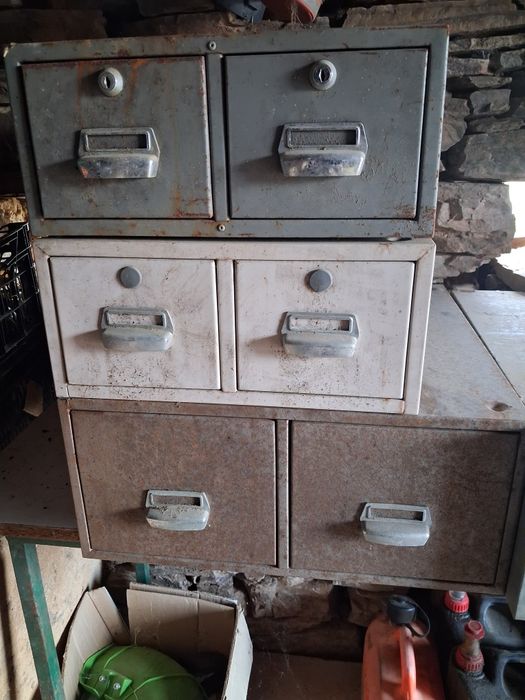 Armários  de escritório em metal