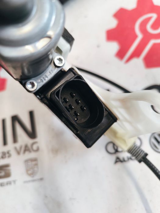 Motor Elétrico da Chapeleira da Mala AUDI A4 B9