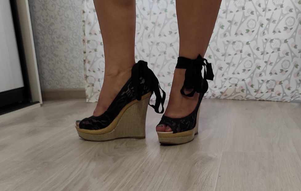 Туфли с открытым носком