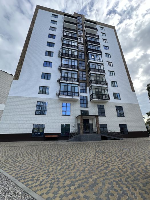 Продаж 2 кімнатної новобудови 68 метрів 8 поверх заселений будинок Київська 14-А