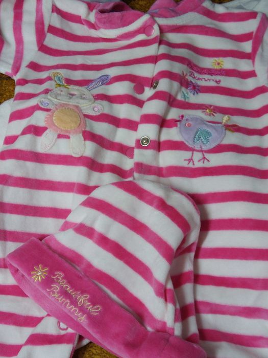 Vendo babygrows/fatinhos calça-camisola 0-3, 2, 3 meses.