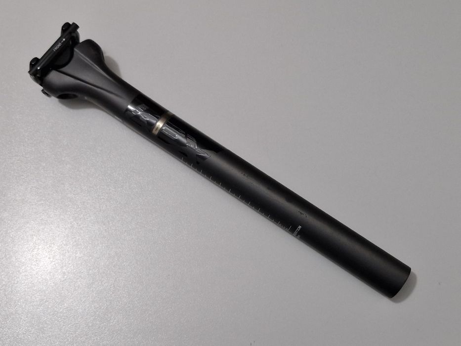 Espigão de selim FSA em carbono 31,6mm novo a estrear