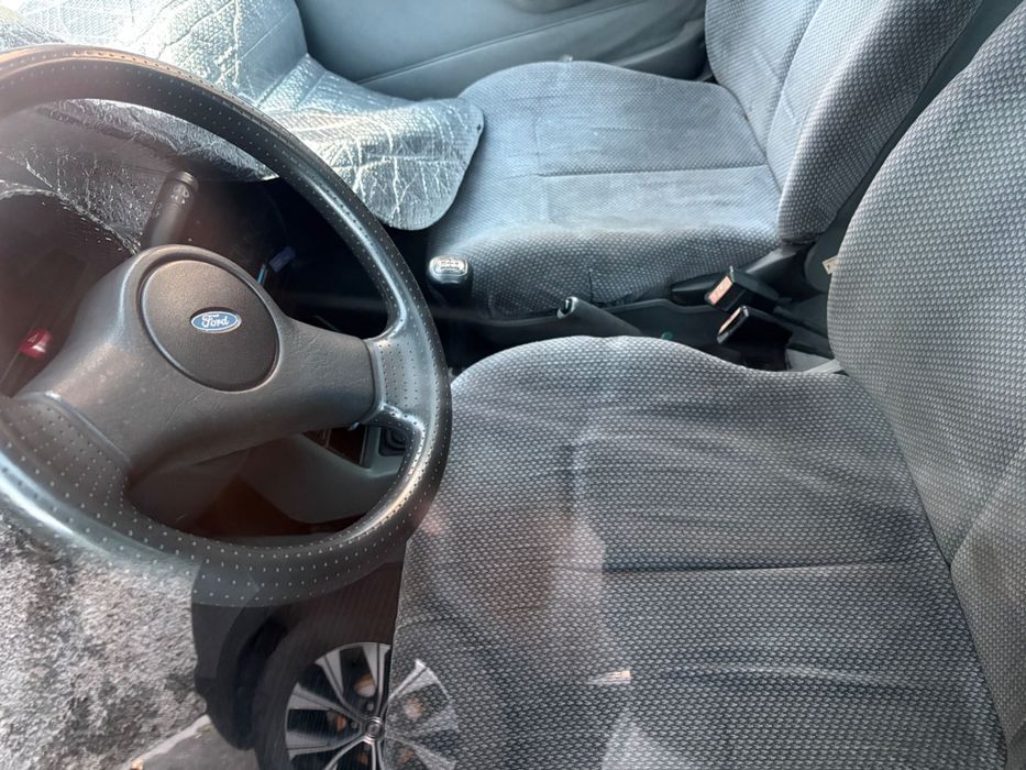 Vendo Ford Fiesta 1.4