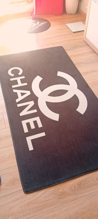 Dywan chanel 184cm na98cm