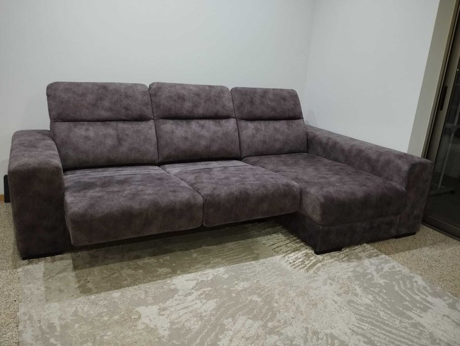 Sofá com chaise longue