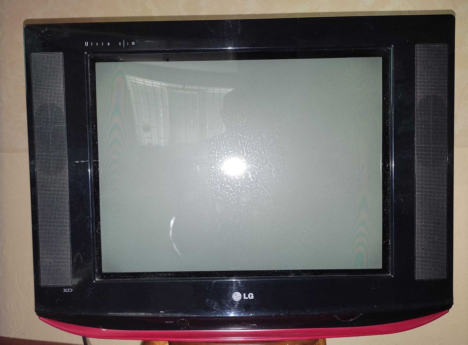 Телевизор LG 21FU1RLX  Ultra Slim