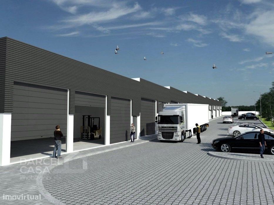 Armazém em construção com 300 m2 e terreno em Barqueiros - Barcelos