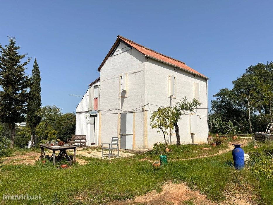 Terreno com 2 Casas de Apoio Agrícola em Almancil
