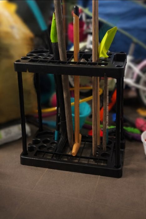 Stojak Organizer na Narzędzia Ogrodowe i inne Akcesoria 28 Otworów Garaż Ogród