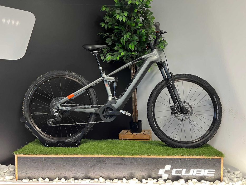 Rower elektryczny full CUBE STEREO HYBRID 120 PRO 750 rozmiar M