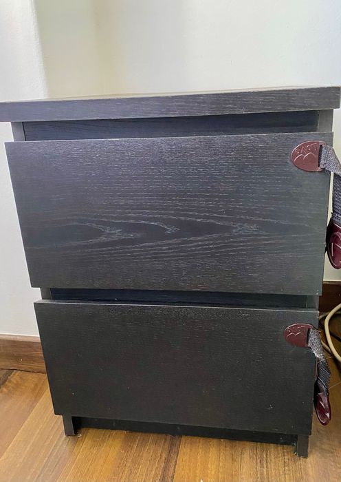 Mesas de cabeceira + cómoda