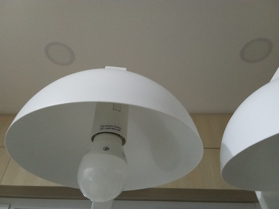 Candeeiros com lâmpadas led