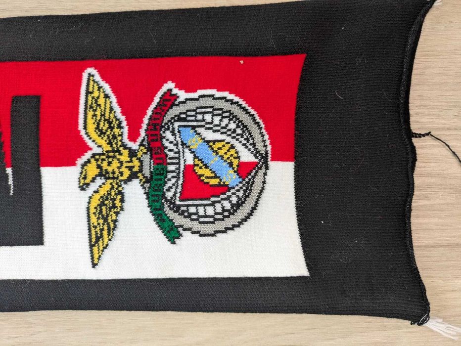 Cachecol raro No Name Boys em malha