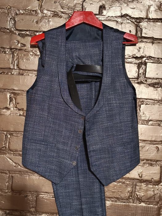 Костюм трійка  в гарному стані