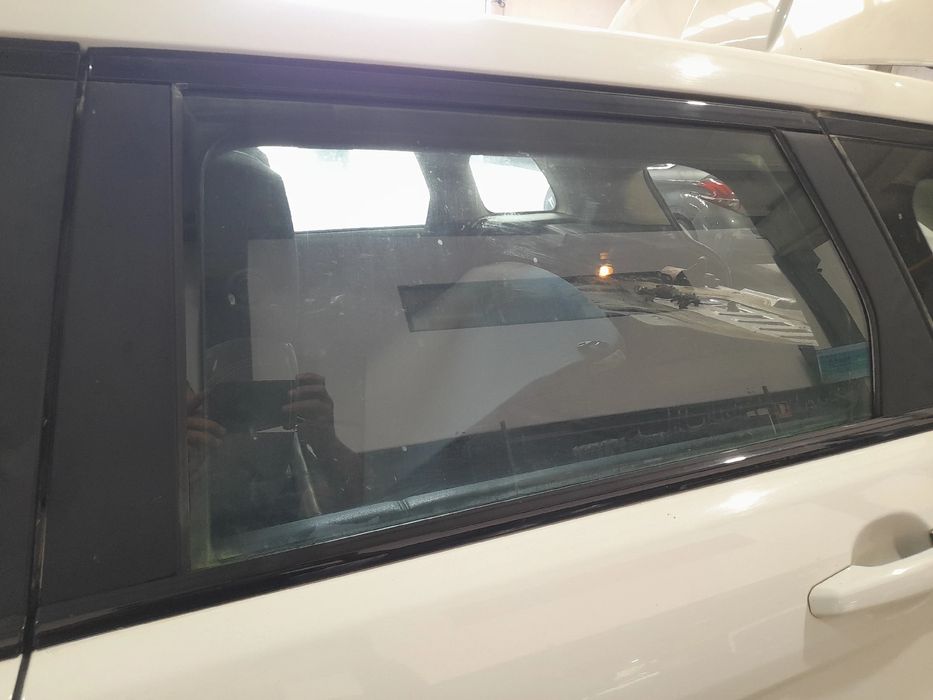 Vidro porta trás esquerdo LAND ROVER Range Rover Evoque (L538)