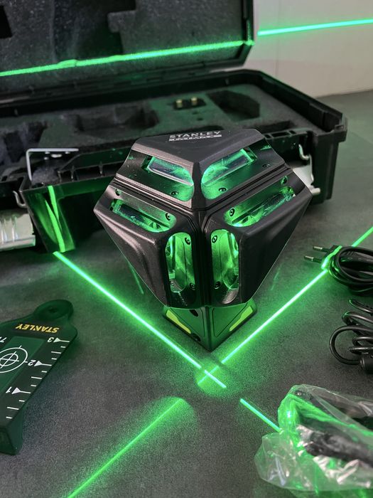 Лазерний нівелір STANLEY FMHT1-77356 (зелений промінь)