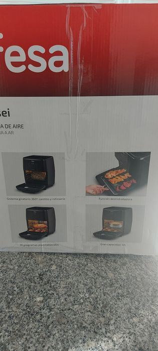 Chaleira , mesa de centro  e fritadeira elétrica  forno