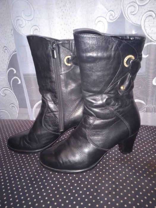 Продам сапожки осенне весенние