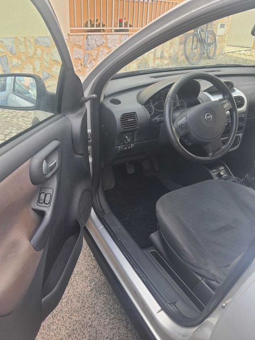 Opel Corsa 1.2 16V Enjoy 2003
