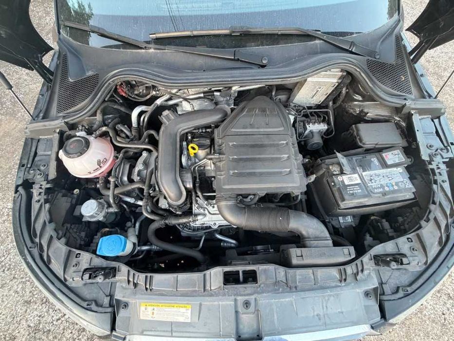 Sinistrado 57601 km Audi A1 Sportback 1.0 TFSI Ultra