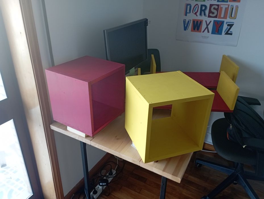 Cubos madeira (prateleira)