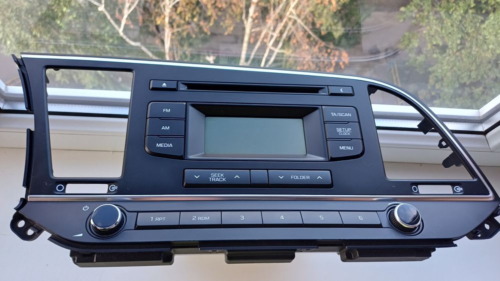 Продам автомагнітолу Hyundai Elantra 2017 AD.