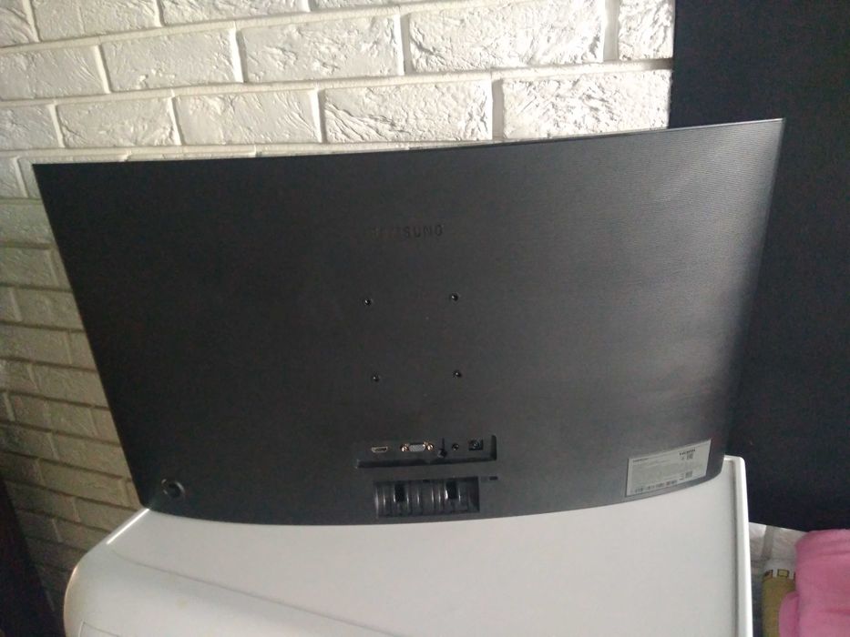 Монітор Samsung LC27F396FHIXCI