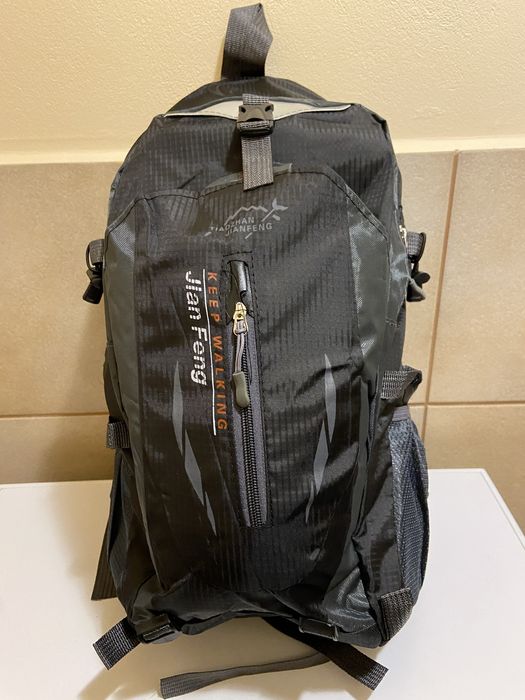 Nowy lekki  plecak turystyczny .